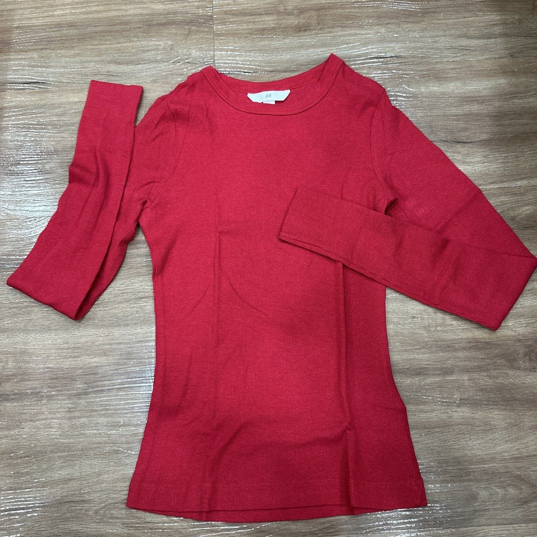 H&M Red Long Sleeve Top XS (Category: Blouses) located in Quezon City. Submitted by _cc_declutters (Listing ID 1449082371, Image 1). Description: - H&M Red Long Sleeve Top - Ribbed texture all over - Crew neck - Fitted style - Perfect basic piece, easy to pair with anything - Size XS.