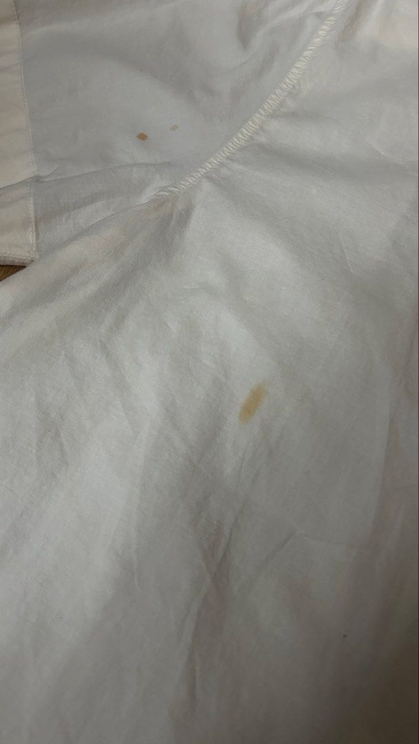 H&M Short Sleeve Button Up Shirt (Category: Tshirts & Polo Shirts ) located in Paranaque City. Submitted by jascabaron (Listing ID 1449013687, Image 3). Description: 🌱MINE: PHP 199 + SF (Price is negotiable) Size: XL Width: 25 Length: 30 Good Condition 7/10 Complete Tags Issues: visible stains * All items are thrifted so please manage your expectation. * Check and zoom pics for the details and condition of the item * Color may vary due to lighin