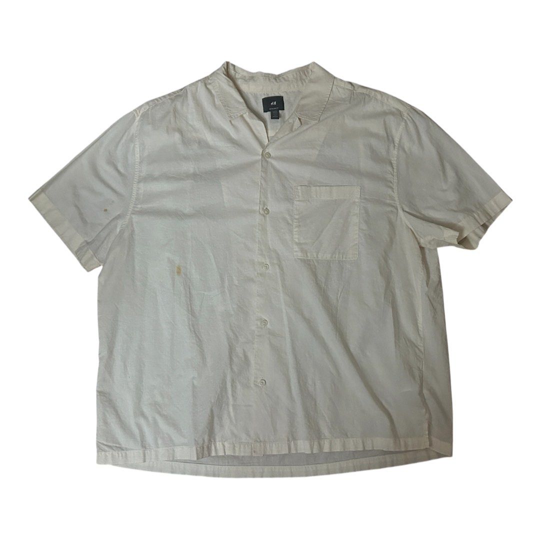 H&M Short Sleeve Button Up Shirt (Category: Tshirts & Polo Shirts ) located in Paranaque City. Submitted by jascabaron (Listing ID 1449013687, Image 1). Description: 🌱MINE: PHP 199 + SF (Price is negotiable) Size: XL Width: 25 Length: 30 Good Condition 7/10 Complete Tags Issues: visible stains * All items are thrifted so please manage your expectation. * Check and zoom pics for the details and condition of the item * Color may vary due to lighin