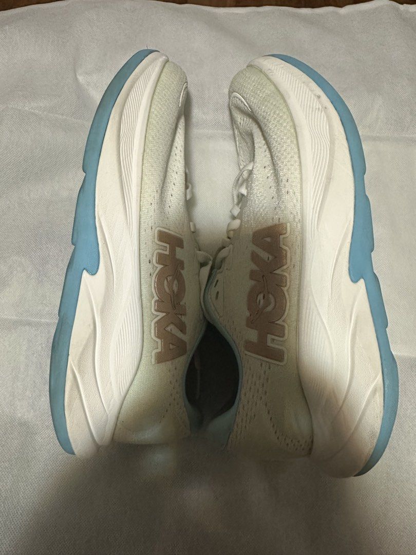 HOKA W RINCON 4- 8B (Category: Sneakers) located in Pasig City. Submitted by 2701eseer (Listing ID 1449050493, Image 3). Description: shipping fee not included message me if interested Payment thru Gcash or BDO transfer .