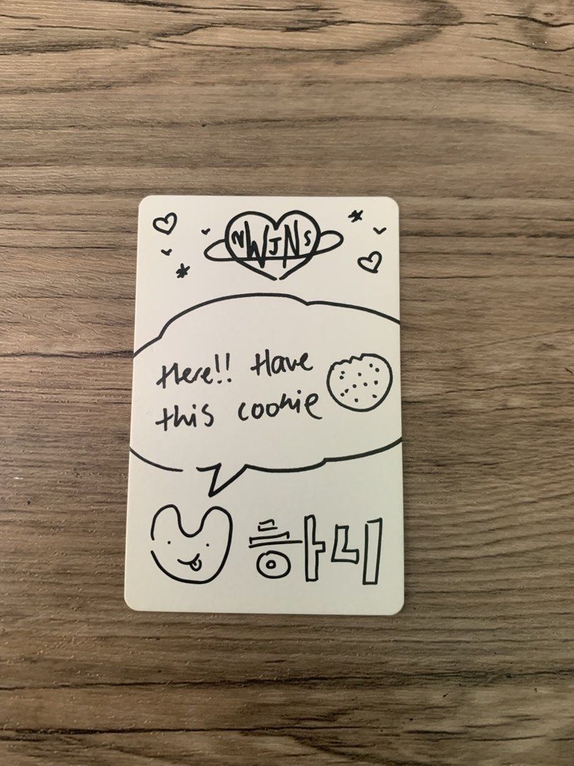 Hyein NewJeans Photocard (Category: Hats & Beanies) located in Quezon City. Submitted by sooomiz (Listing ID 1449001525, Image 2). Description: ♡ hanni bucket hat ♡ rfs: decluttering x sensitive buyer.