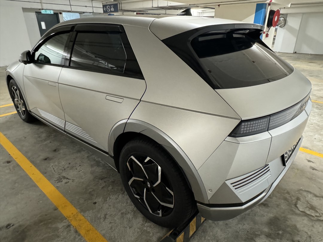 Hyundai Ioniq 5 Electric Prestige 77 kWh (A) (Category: Used Cars) located in Singapore. Submitted by iszai (Listing ID 1449091226, Image 3). Description: Awards Straits Times Car of the Year 2023 Sgcarmart Car of the Year 2023 MotorTrend SUV of the Year 2023 World Car of the Year 2022 World Electric Vehicle of the Year 2022 World Car Design of the Year 2022 UK Car of the Year 2022 US IIHS Top Safety Pick+ Award 2022 Battery Range Up to 507km (on