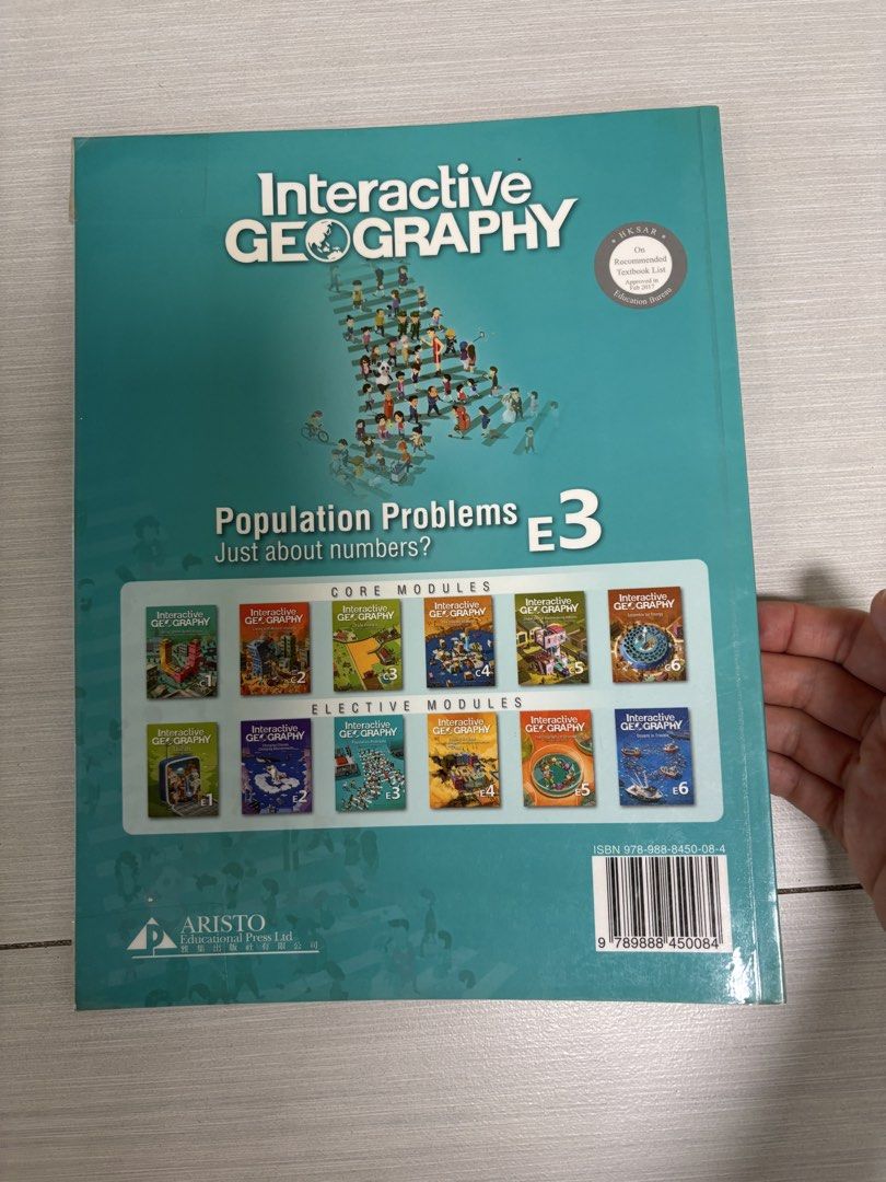 Interactive geography population problems （分類：教科書）位於 Hong Kong。 由 daddychubby 提交（商品編號 1448972809，圖片 2）。簡介： 呢本係 Interactive GEOGRAPHY E3 嘅課本，講人口問題。啱晒中學生用。有興趣嘅朋友可以問吓我。 Interactive geography population problems $120 (75頁內只書寫了15頁)。