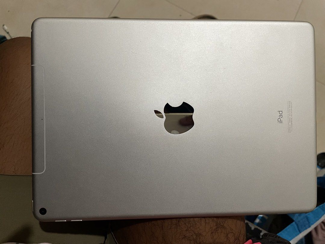 ipad air gen3 (Category: iPad) located in Tarlac. Submitted by brycedric (Listing ID 1449003419, Image 1). Description: fs ipad air gen3 256gb wifi+sim.