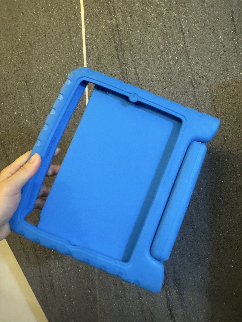 iPad casing for kids Blue Kid-Proof Tablet Case with Handle (Category: Cases & Covers) located in Kuala Lumpur. Submitted by h.appycook.iepie (Listing ID 1448996524, Image 1). Description: Pick up Sri hartamas .