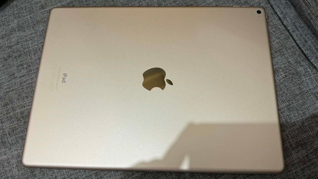 iPad Pro 2nd gen 12.9 inch like new (Category: iPad) located in Cainta. Submitted by aubrey_fire (Listing ID 1448922458, Image 3). Description: Ipad Pro 1st gen,gold color 32 GB Display: 12.9-inch LED-backlit Retina display - like new pa(no scratches,no dents) - no box -with charger head and cable - all working,no issue - mop: gcash 9,999 pesos 📍pasig city rfs: upgrade.