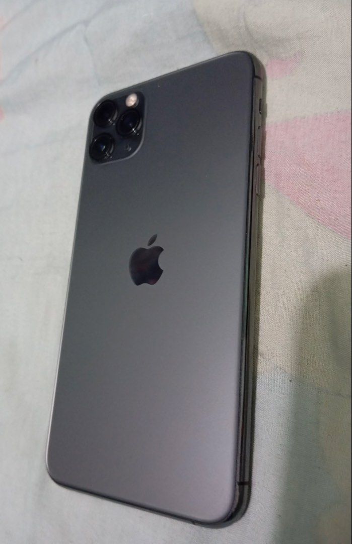 iPhone 11 Pro Max (Category: iPhone 11 Series) located in Manila. Submitted by applemint011 (Listing ID 1449105578, Image 1). Description: - iPhone 11 Pro Max (Korea-bought unit) - Color: Space Gray - Storage: 512GB - Condition: Very Good - No history of repairs - Meetup: SM City Sta. Mesa, Quezon City (or nearby).