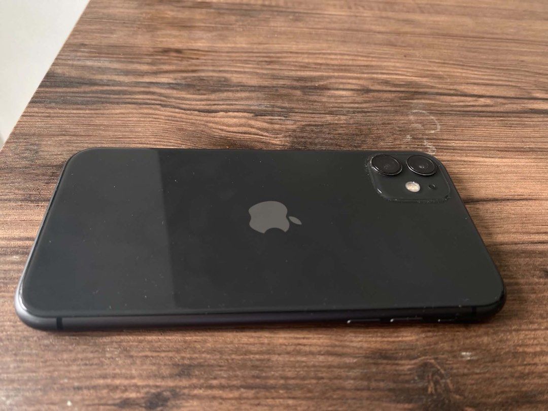 iPhone 11 Series (Category: iPhone 11 Series) located in Manila. Submitted by eli024 (Listing ID 1448926625, Image 1). Description: .