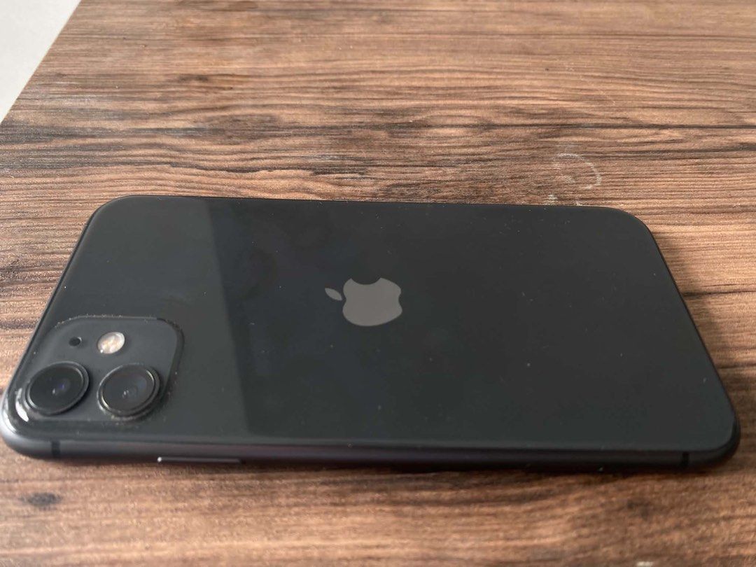 iPhone 11 Series (Category: iPhone 11 Series) located in Manila. Submitted by eli024 (Listing ID 1448926625, Image 2). Description: .