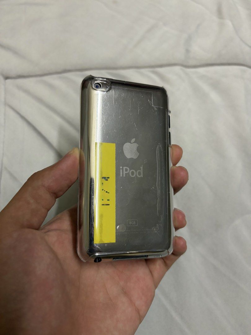 Ipod Touch 4 (Category: Other Gadgets) located in Sungai Petani. Submitted by mewmew03 (Listing ID 1448949065, Image 2). Description: Ipod touch 4 All function well no problem take note( This item from 2010 hope buyer understands abt condition please don’t expect too much) (ios 6 no longer support to access with Apple ID) ipod,cable only Sungai Petani,Srs buyer.
