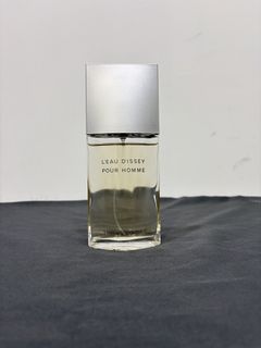 (Category: ) located in . Submitted by perfume_by_shaaa (Listing ID 1449055048, Image 1). Description: .