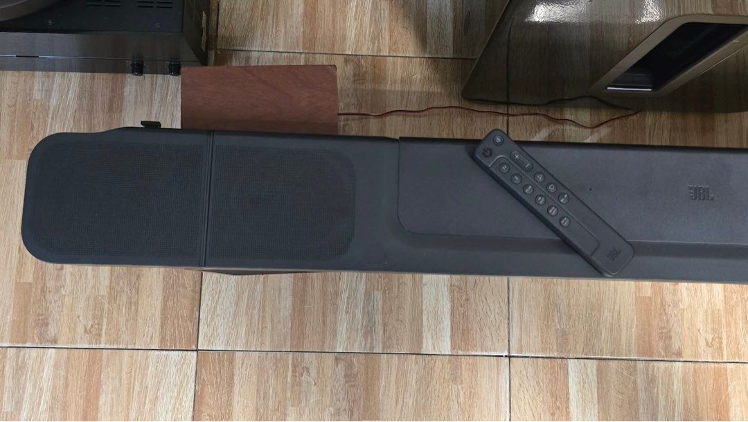 JBL Bar 1000 Soundbar (Category: Soundbars, Speakers & Amplifiers) located in Taytay. Submitted by mikz_1303 (Listing ID 1448916997, Image 3). Description: JBL Bar 1000 Soundbar Australian mall pull out Used as demo Soundbar only no subwoofer With remote Dolby atmos No issue Location Taytay Rizal .