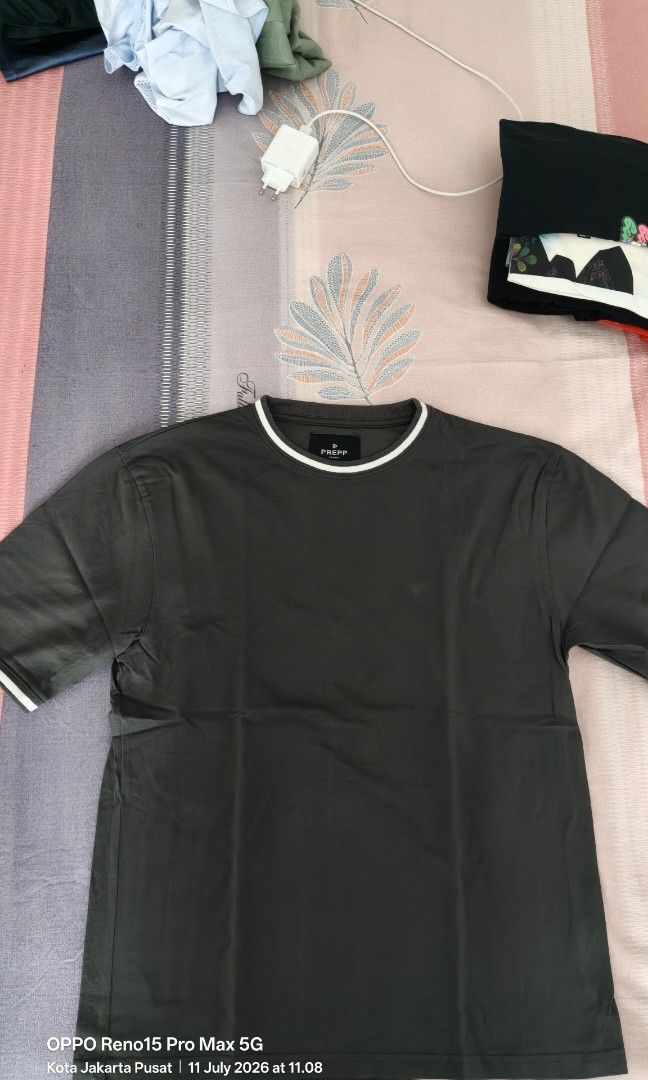 Kaos Prepp Studio Abu-abu Gray (Kategori: Atasan) berada di Jakarta Pusat. Dikirim oleh wiselion.1202 (ID iklan 1448933871, Gambar 1). Deskripsi: Pemakaian minim Kaos masih sangat baik, size L.