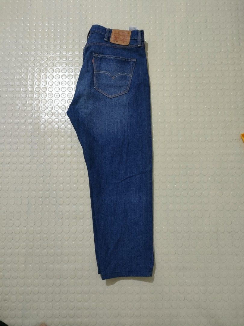 Levi's 501 CT Jeans W36 L34 (Category: Jeans) located in General Santos City (Dadiangas). Submitted by rjb21 (Listing ID 1449038973, Image 2). Description: - Classic blue Levi's 501 CT jeans - Size: W38 L34 - Fit: Straight - Closure: Button fly - Condition: Good, shows some signs of wear but still solid - Perfect for everyday wear.