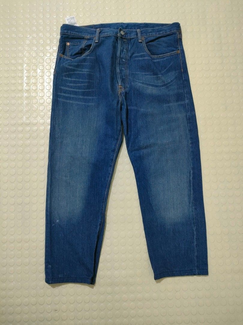 Levi's 501 CT Jeans W36 L34 (Category: Jeans) located in General Santos City (Dadiangas). Submitted by rjb21 (Listing ID 1449038973, Image 1). Description: - Classic blue Levi's 501 CT jeans - Size: W38 L34 - Fit: Straight - Closure: Button fly - Condition: Good, shows some signs of wear but still solid - Perfect for everyday wear.