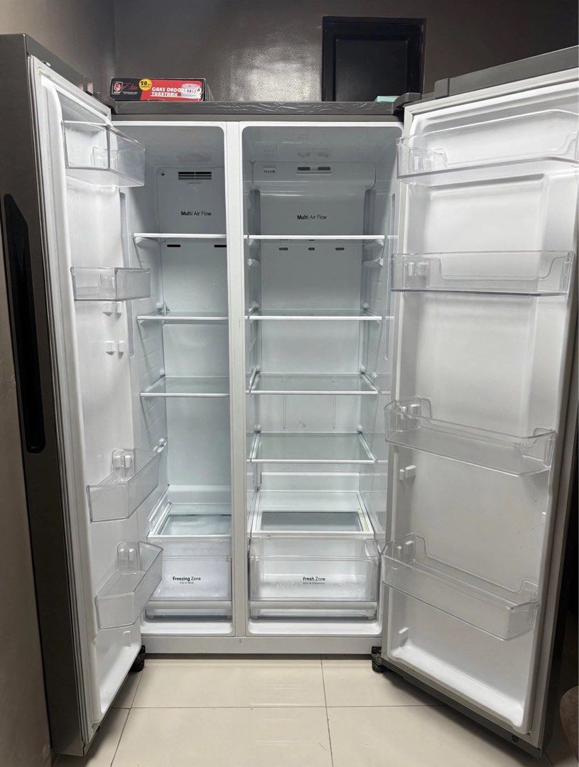 LG Side by Side Refrigerator Stainless Steel (Category: Refrigerators and Freezers) located in San Pedro. Submitted by gabalmas (Listing ID 1448936445, Image 3). Description: For Sale: LG Side-by-Side Refrigerator – Clean & Ready to Use Price: ₱30,000 negotiable Condition: 8/10 - Used but well maintained Model: LG Side-by-Side Refrigerator/Freezer Color: Stainless Steel Location: San Pedro, Laguna Details: • Spacious side-by-side design - perfect