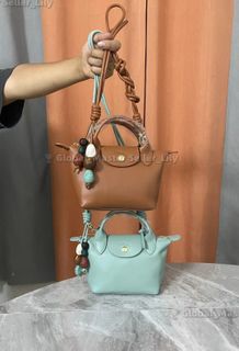 (Category: ) located in . Submitted by fashion.luxe (Listing ID 1448954242, Image 1). Description: .