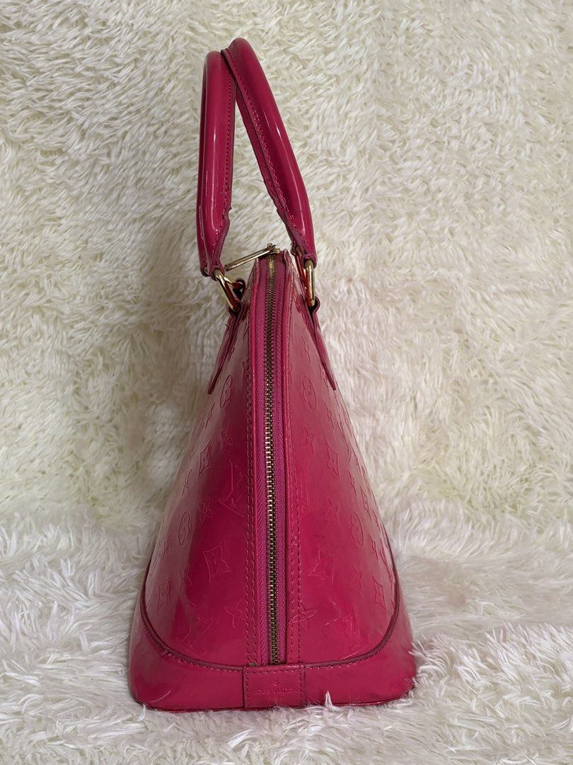 ✨LV ALMA Rose Indien✨ (Category: Luxury Bags & Wallets) located in Davao. Submitted by love.penny (Listing ID 1448950786, Image 3). Description: Features and Design Structure: Known for its rounded silhouette and structured base, maintaining its shape even when empty. Hardware: Features gold-tone hardware, including a double zip-around closure. Interior: Large models like the GM may feature two flat pockets and a soft fabric lining. History: A ti