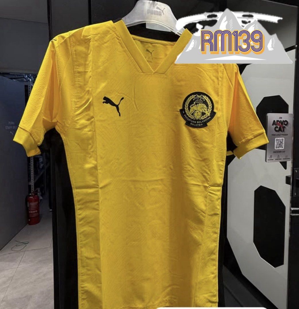 Malaysia jersey (Category: Activewear) located in Johor Bahru. Submitted by abaroness (Listing ID 1449067639, Image 1). Description: Baru Original Size??.