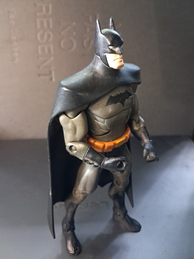 Mattel Batman Animated (Category: Figurines & Statues) located in Quezon City. Submitted by guss.r (Listing ID 1449052760, Image 1). Description: 1/12, good condition..