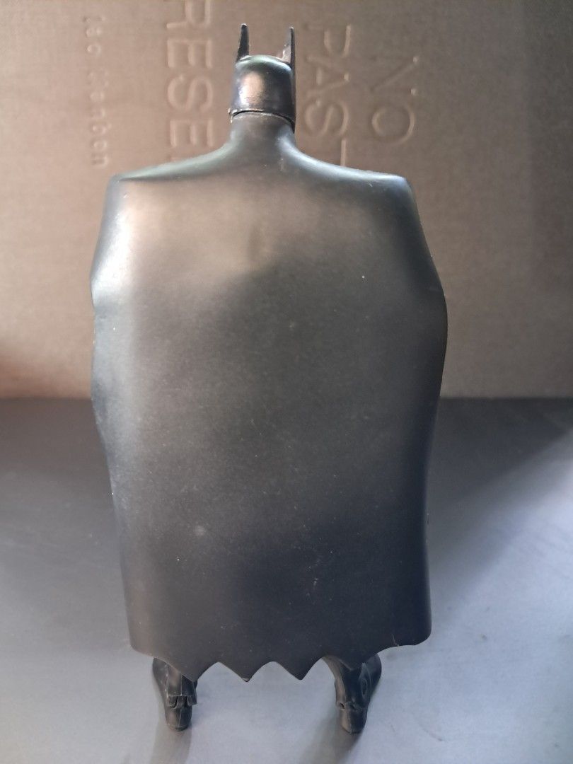 Mattel Batman Animated (Category: Figurines & Statues) located in Quezon City. Submitted by guss.r (Listing ID 1449052760, Image 2). Description: 1/12, good condition..