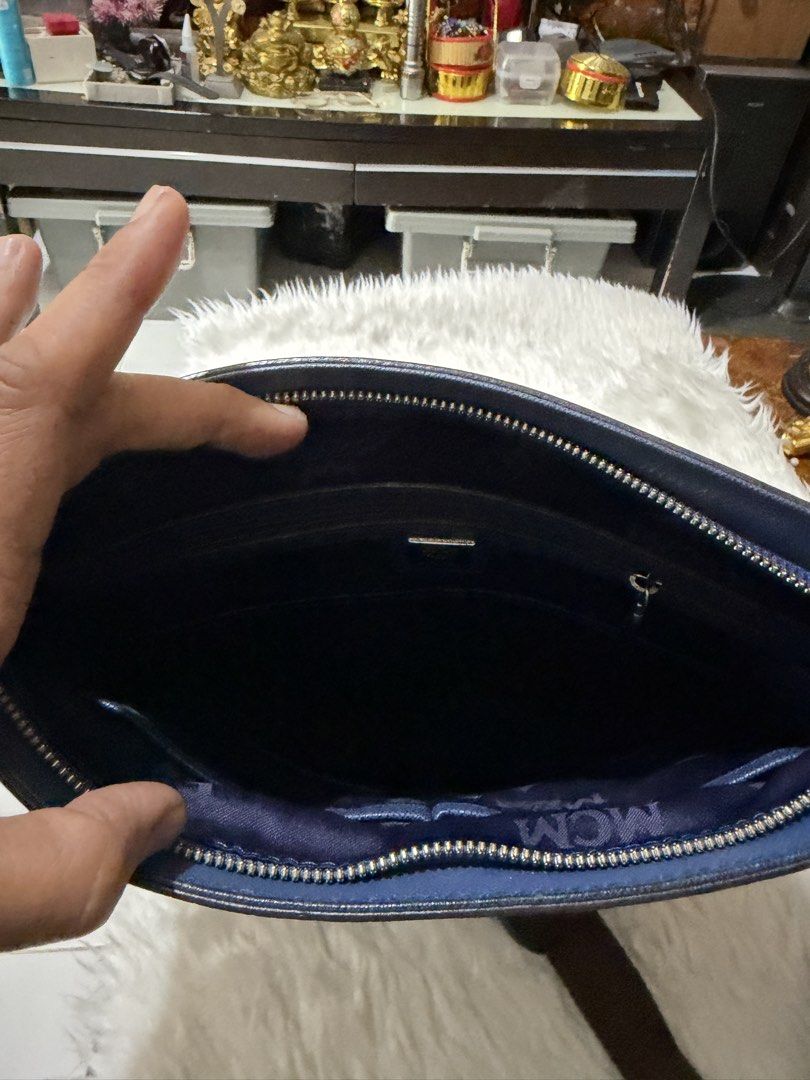 Mcm men sling bag (Category: Luxury Bags & Wallets) located in Calamba. Submitted by angelspetdogs (Listing ID 1448905098, Image 2). Description: Original mcm for men preloved minimal sign of wear but in good condition .