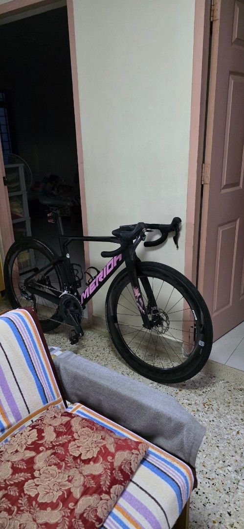 Merida Reacto 5000 (Category: Bicycles) located in Singapore. Submitted by asphyxiation (Listing ID 1448943094, Image 1). Description: Merida Reacto 4000 Full Ultegra Mechanical groupset Full serviced done up at Hup Leong one week ago Elitewheels carbon wheelset Size XXS. I am 165 Good beginner bike.