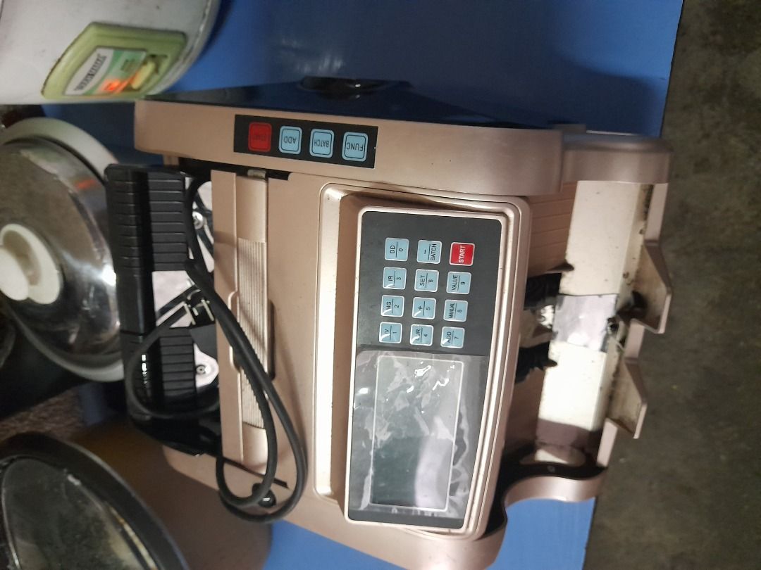Money Counter (Category: Office & Business Technology) located in Quezon City. Submitted by snakeeyes1873820201 (Listing ID 1448903866, Image 3). Description: FS: Money counter.. nag popower .. paayus lang ang feeding ng bills wysiwyg.
