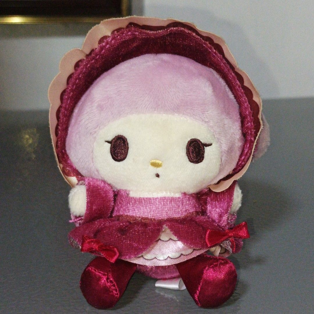 My Melody Classical Antique Doll Charm (Category: Character Goods) located in Mapandan. Submitted by xxrdstffsxx (Listing ID 1449029834, Image 1). Description: .