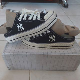 (Kategori: ) berada di . Dikirim oleh preloved_authentic8 (ID iklan 1448952922, Gambar 1). Deskripsi: .