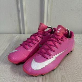 (Category: ) located in . Submitted by nike.store (Listing ID 1449098259, Image 1). Description: .