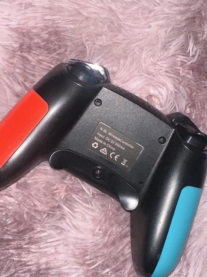 nintendo controller (Category: Controllers) located in Manila. Submitted by kendra_434 (Listing ID 1448987359, Image 2). Description: issue: control.