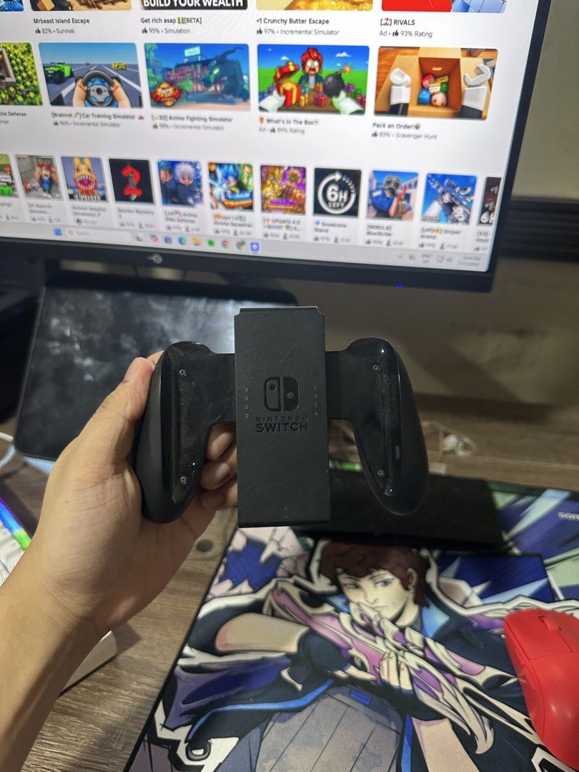 Nintendo Joycon Grip (Category: Controllers) located in Antipolo. Submitted by andyy0 (Listing ID 1449053527, Image 1). Description: wysiwyg original super good condi rfs: sold na nintendo switch mop: gcash mod: lalamove or j&t feel free to dm!.