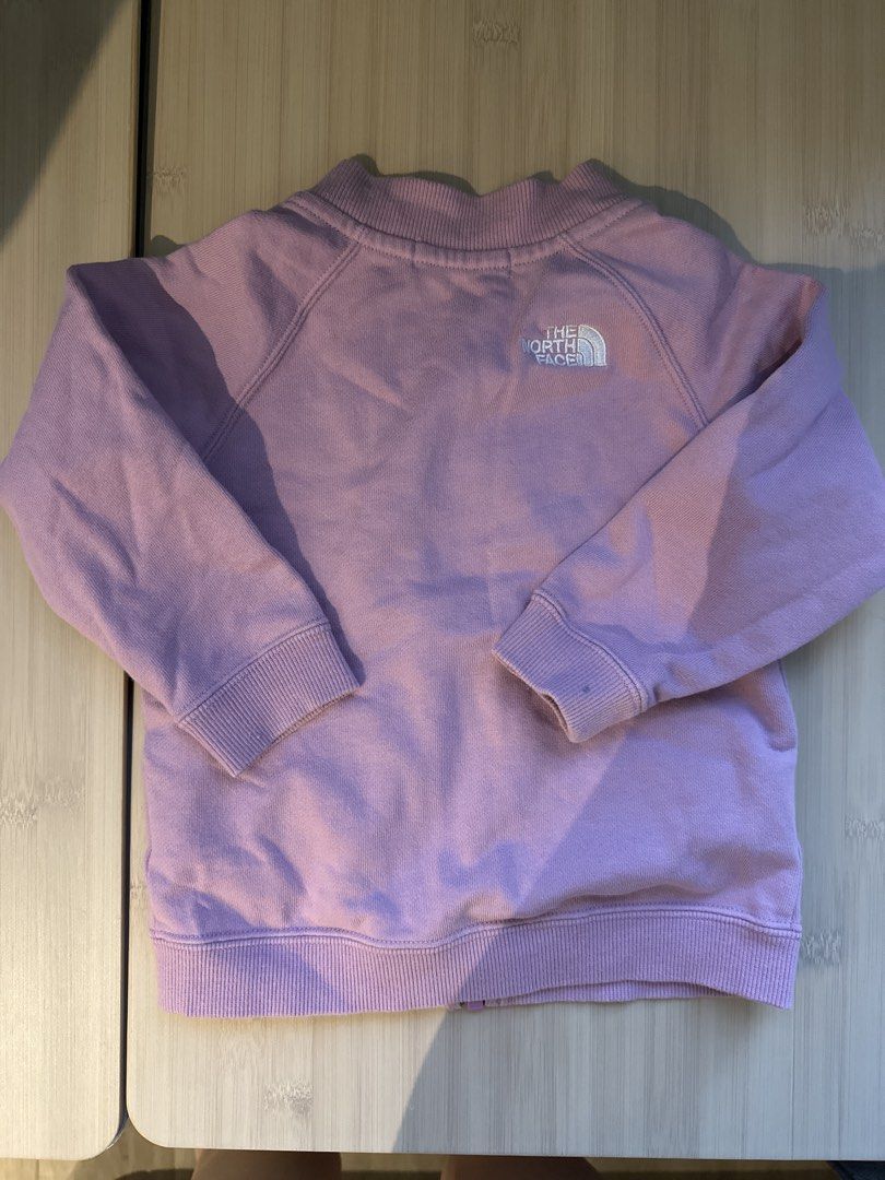 North Face zip up jacket size 90 （分類：嬰兒及小童流行時尚）位於 Hong Kong。 由 vivalajayzy 提交（商品編號 1449028852，圖片 2）。簡介： Size 90 。