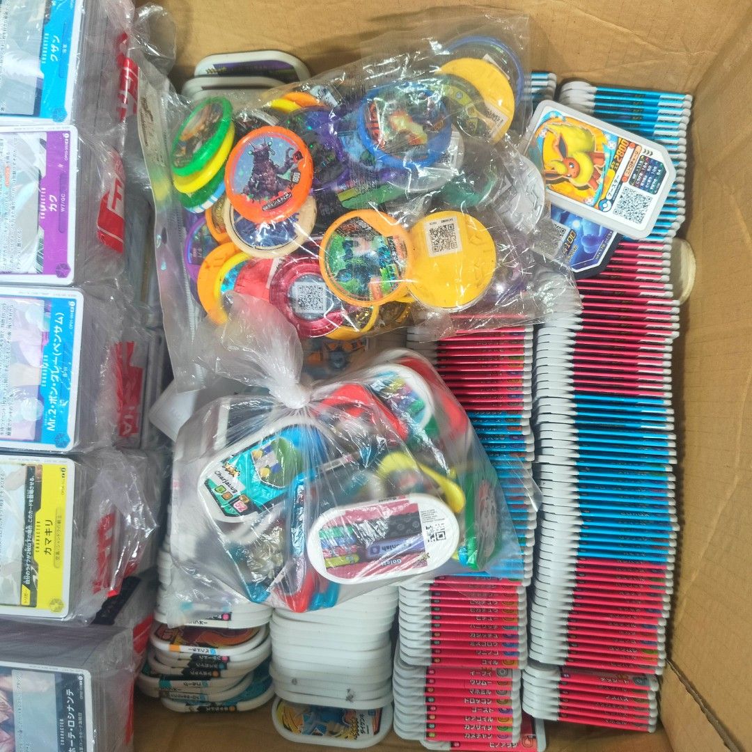 One Piece Cards/POKEMON CHIPS Bundle (Category: Raw Singles) located in Plaridel. Submitted by klayskolektibols (Listing ID 1449036181, Image 3). Description: - Bundle of One Piece trading cards and assorted pogs. - Features various card designs and colorful pogs. - Perfect for collectors and fans of the One Piece series. - All items shown in the photos are included. - A great addition to any collection!.