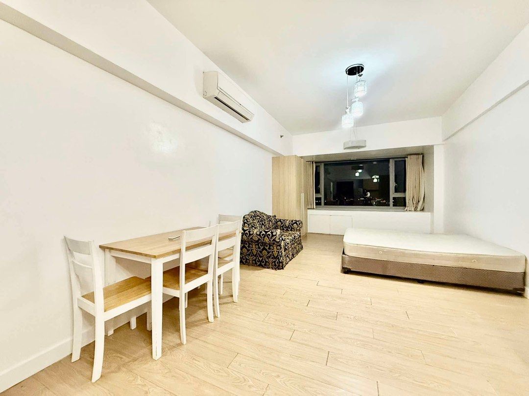 One Shangrila Place Studio for lease (Category: Apartments & Condos) located in Manila. Submitted by steffie.yu (Listing ID 1449027603, Image 2). Description: ‼️For Lease ‼️ One Shangrila Place Furnished studio 45 square meters high floor Functional kitchen No parking ✅Lease Rate : Php 35,000.00 #ospstudio #ospstudioforrent #OSP #oneshangrilaplaceforlease #luxurycondoinmandaluyong #luxurycondoinortigas #studioforrentinortigas.