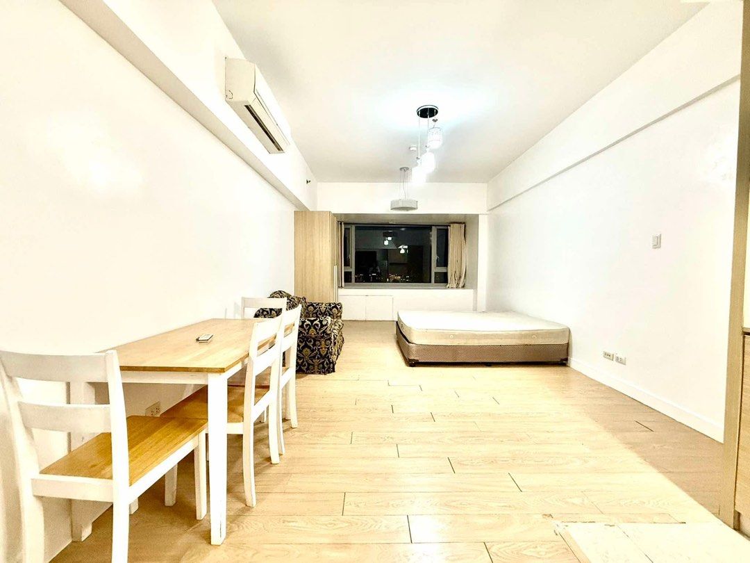 One Shangrila Place Studio for lease (Category: Apartments & Condos) located in Manila. Submitted by steffie.yu (Listing ID 1449027603, Image 1). Description: ‼️For Lease ‼️ One Shangrila Place Furnished studio 45 square meters high floor Functional kitchen No parking ✅Lease Rate : Php 35,000.00 #ospstudio #ospstudioforrent #OSP #oneshangrilaplaceforlease #luxurycondoinmandaluyong #luxurycondoinortigas #studioforrentinortigas.