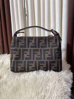 (Category: ) located in . Submitted by luxbagelyas (Listing ID 1449045892, Image 1). Description: .