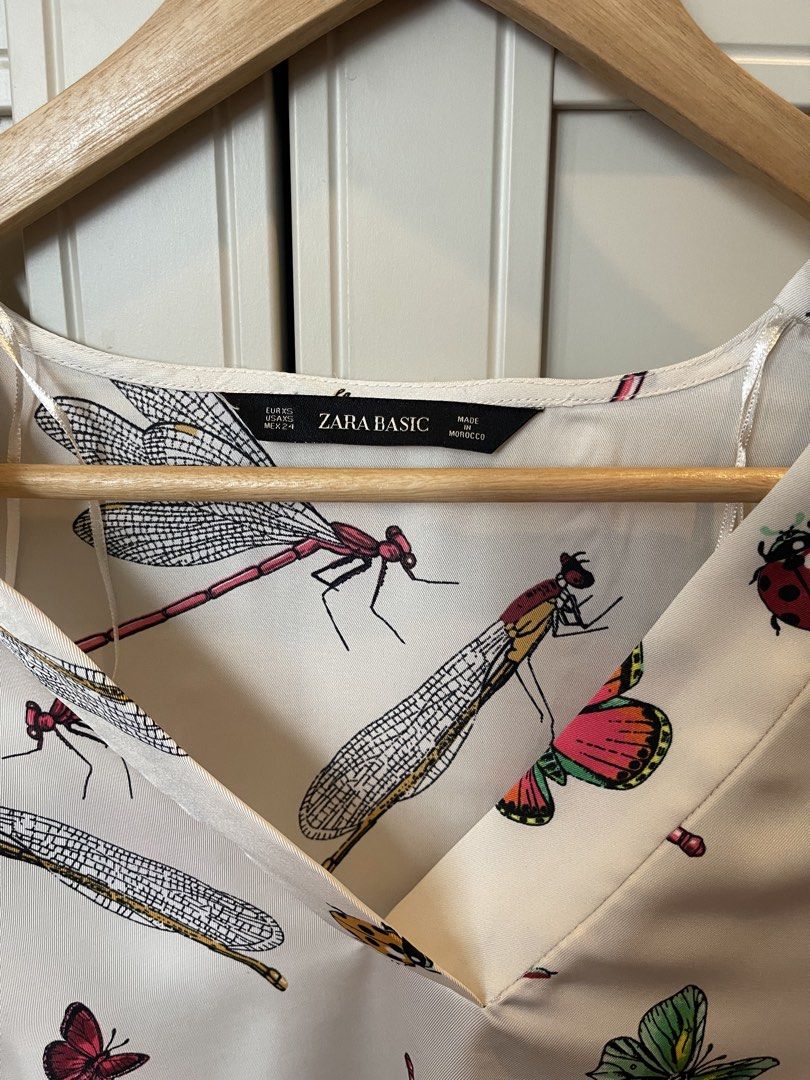 Original Zara Printed Blouse (Category: Blouses) located in Kuala Lumpur. Submitted by prelovedddddd.kl (Listing ID 1449014946, Image 2). Description: Can fit up to small M.
