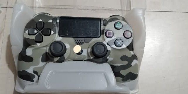 P4 CONTROLLER (Category: Controllers) located in Quezon City. Submitted by hajjasittienor (Listing ID 1445160019, Image 3). Description: BRAND NEW P4 WIRELESS CONTROLLER. FREE CABLES CHARCHARGER .PWEDE PICK UP .PWEDE GCASH AVIDA TOWER NEW MANILA COL BONNY SERRANO AVENUE QC.