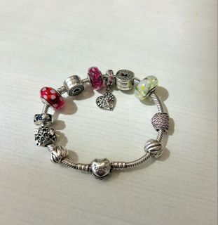(Category: ) located in . Submitted by lobelia85 (Listing ID 1448993339, Image 1). Description: .