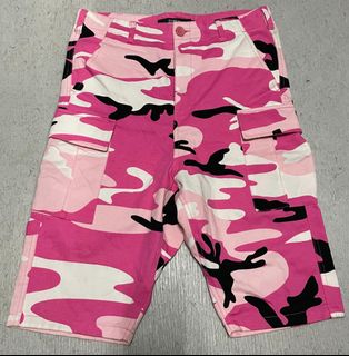 (Category: ) located in . Submitted by walkingclosetout (Listing ID 1449075835, Image 1). Description: .
