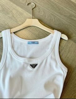 (Category: ) located in . Submitted by japanandsingaporeluxepreloved (Listing ID 1448987594, Image 1). Description: .