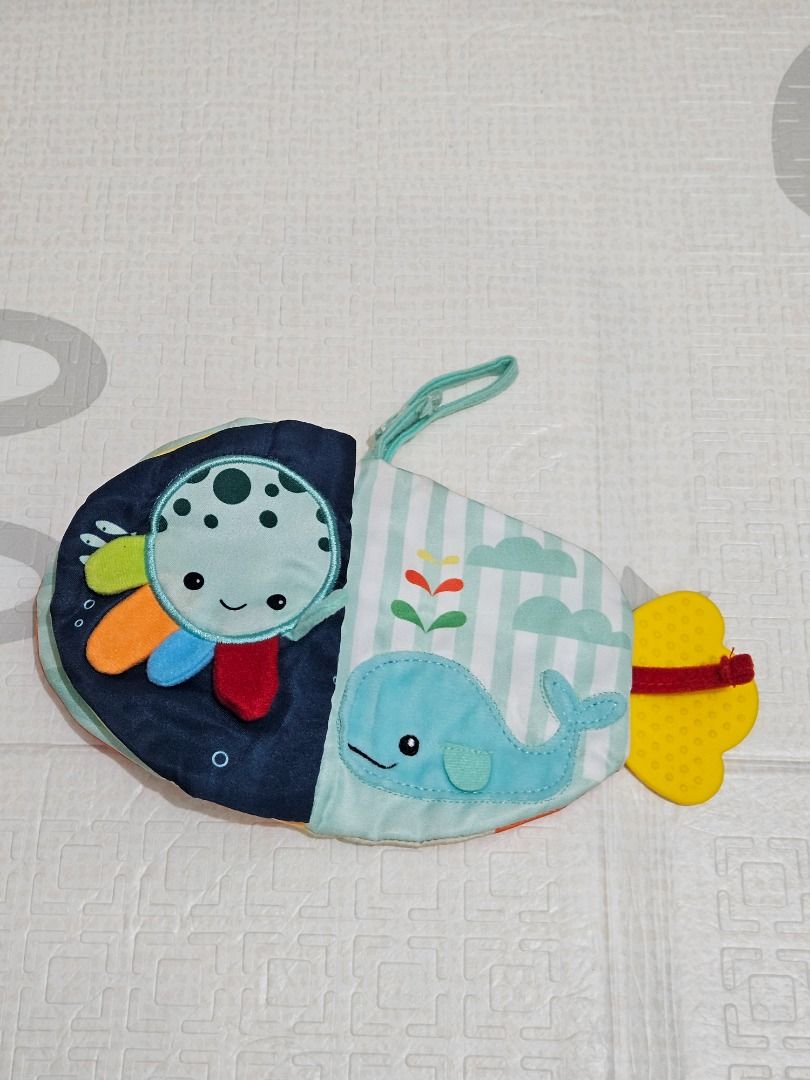 PRELOVED Softbook Fish (Kategori: Mainan & Baby Walker) berada di Jakarta Timur. Dikirim oleh agellerys (ID iklan 1449081773, Gambar 3). Deskripsi: Kondisi : - Ada teether dan banyak fitur untuk sensory - Masih sangat bagus, mulus, ga berbulu, ga ada sobek, warna masih cerah - Kondisi bersih tp lebih baik dicuci ulang yah ‼️BEST PRICE‼️ 💰35k.