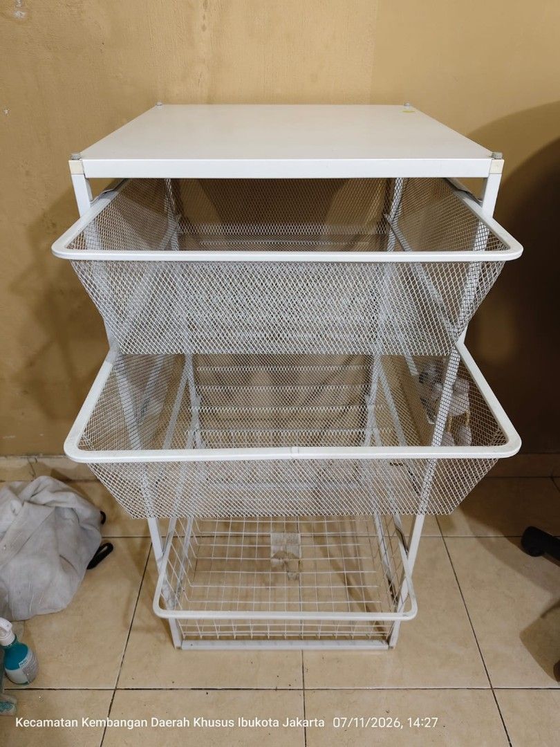RAK SUSUN BESI IKEA (Kategori: Perabotan Rumah) berada di Jakarta Barat. Dikirim oleh limvunna (ID iklan 1448976735, Gambar 2). Deskripsi: Rak susun 3 besi produk Ikea, ada 6 slot jadi laci bisa di pindah2kan sesuai dengan ukuran yang di butuhkan, kondisi masih sangat bagus,tidak ada patah,tidak ada penyok, tidak karatan. Diutamakan area Jakarta, karena dikirim dengan posisi seperti foto, harus pakai lalamove atau gosend/grabsend mobil. harga tid