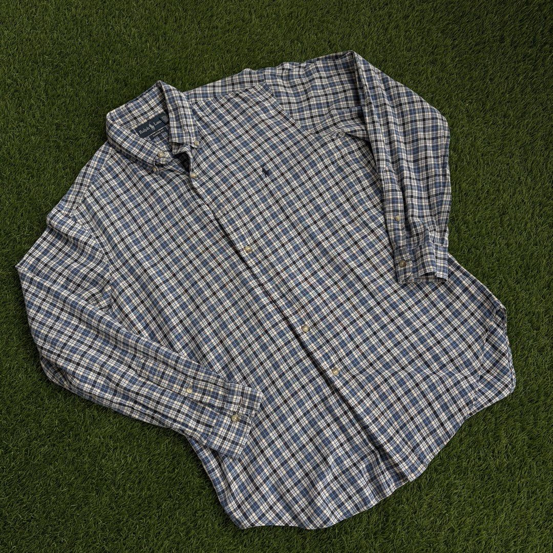 Ralph Lauren Classic Fit Shirt (Category: Formal Shirts) located in Kuala Lumpur. Submitted by lekbee (Listing ID 1448923211, Image 2). Description: Polo Ralph Lauren Classic Fit Shirt Pit: 23’ Length: 31’ Condition: 7/10 *ada koyak di bahagian collar tapi dah jahit (refer gambar).
