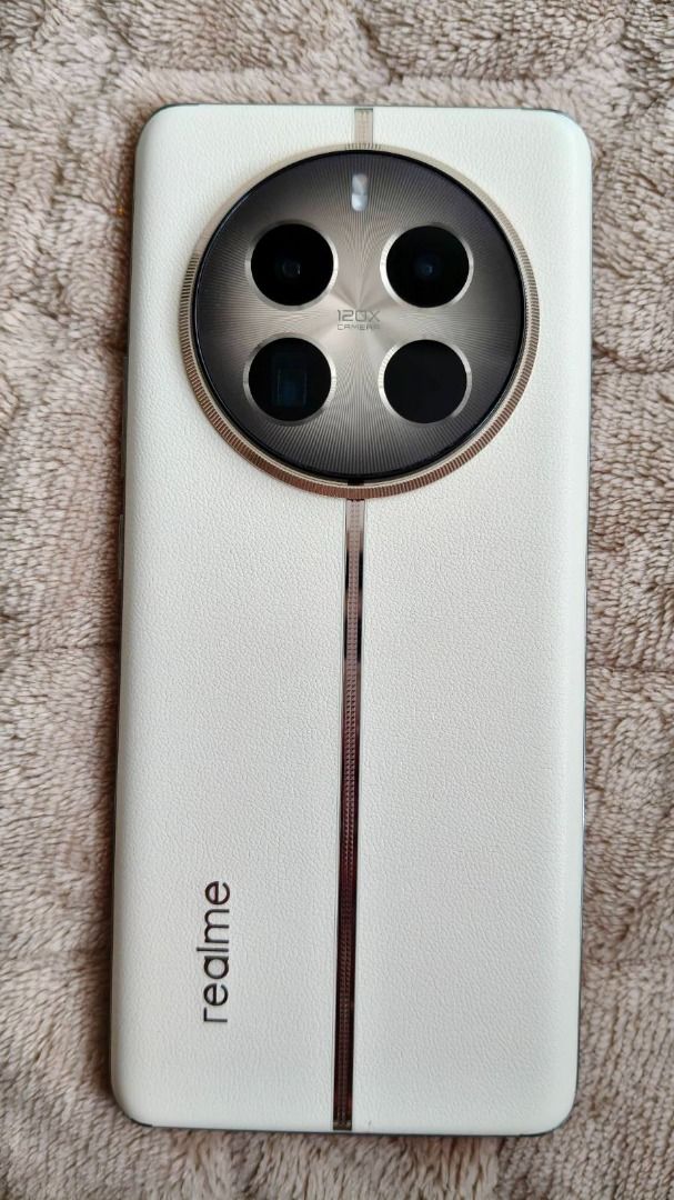 Realme 12 Pro+ 5G Curved screen (Category: Realme) located in Paranaque City. Submitted by mike_pelaez (Listing ID 1448965181, Image 2). Description: Feature Specification Display: 6.7-inch Curved OLED, FHD+ (2412 × 1080), 120Hz refresh rate Processor: Qualcomm Snapdragon 7s Gen 2 (4nm) GPU Adreno 710 RAM: 12GB LPDDR4X (+ Dynamic RAM expansion) Storage: 512GB (non-expandable) Operating System: Android 14 with realme UI 5.0 Battery: 5,000mAh Charg