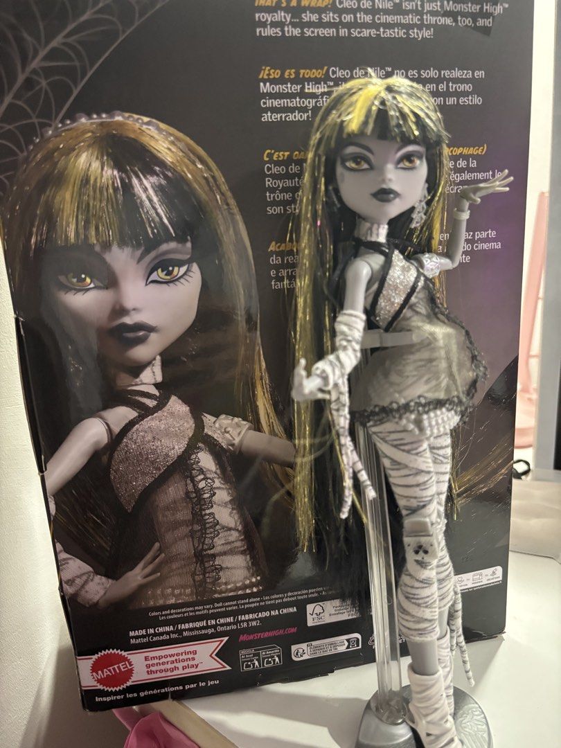 Reel Drama Cleo de Nile (Category: Figurines & Statues) located in Cabuyao City. Submitted by yenv1 (Listing ID 1449038527, Image 2). Description: Reel Drama Cleo de Nile - Complete inclusions - No issues sa doll (single rip sa box, please check the pic) - Accessories never taken out of the box. - Free monster high keychain (any character/can request) Layaways OPEN! 📍: Cabuyao Laguna.