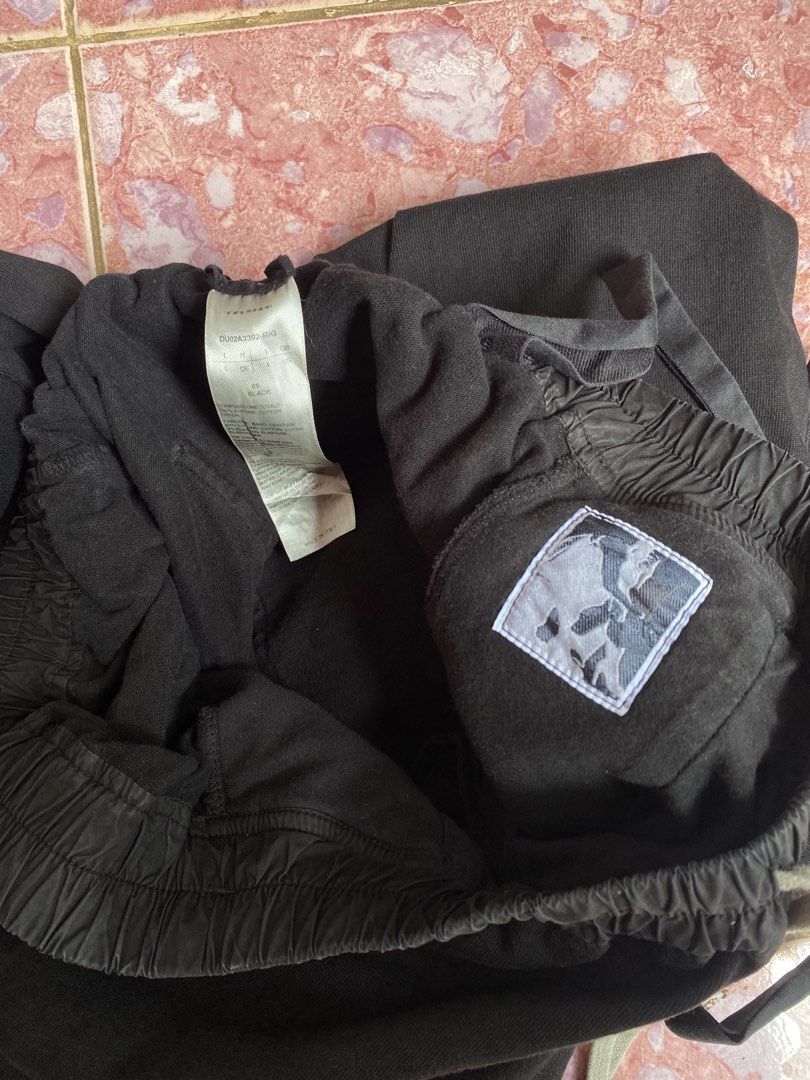 Rick owens drkshdw sweat pants (Category: Trousers) located in Laguindingan. Submitted by purto_nato42 (Listing ID 1448956155, Image 3). Description: Thrifted item.