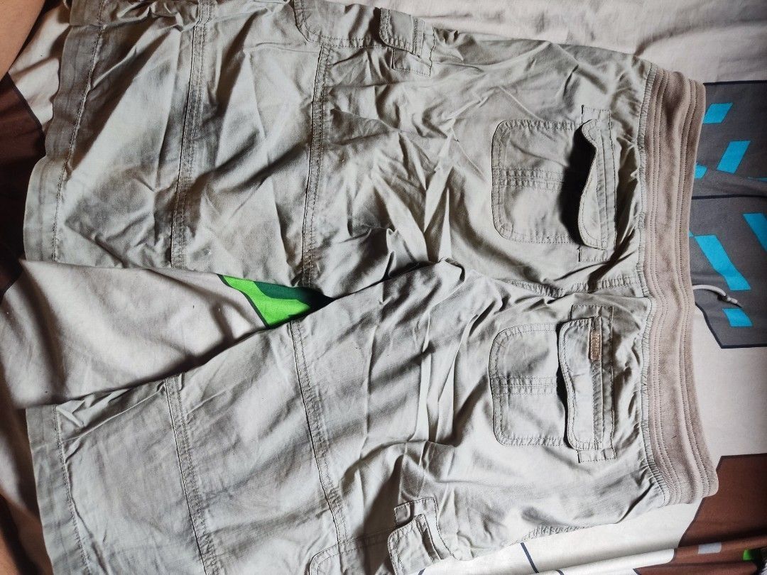 Rip Curl Long Cargo Shorts (Category: Shorts) located in Pasig City. Submitted by tobyrama (Listing ID 1449029366, Image 2). Description: Rip Curl Long Cargo Shorts ✔️ Condition: Preloved/Well used ✔️ Size: waist: 36 inches (stretchable) length: 24 inches leg hole: 9 inches Can do J&T shipping Can do meetup around BGC, Market Market, Eastwood, SM Megamall etc. #RipCurlPH #CargoShorts #StreetwearPH #SurfStyle #PrelovedPH #ThriftFindsPH #OutdoorWea